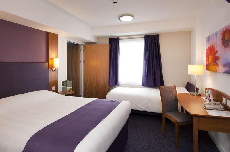 Premier Inn London Croydon West - Purley A23 Exterior foto